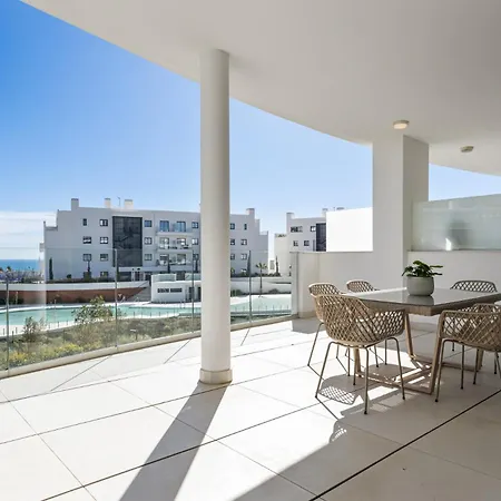 Vivi Homes - Deco Pool, Garden, Terrace &