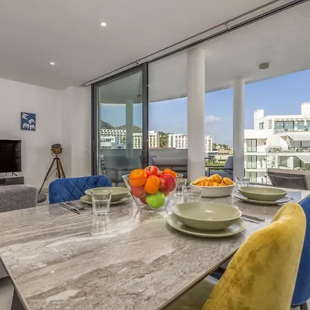 Vivi Homes - Deco Pool, Garden, Terrace & Apartment