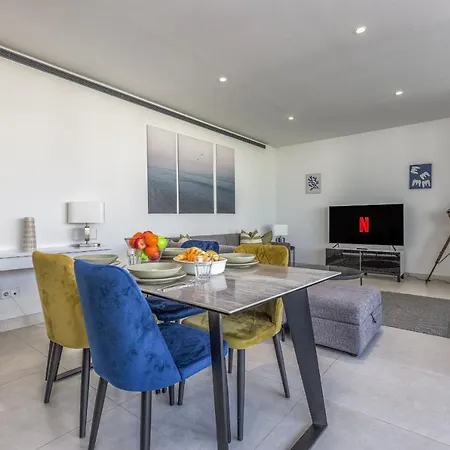 Apartment Vivi Homes - Deco Pool, Garden, Terrace & *