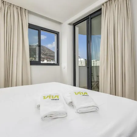 Vivi Homes - Deco Pool, Garden, Terrace & Apartment