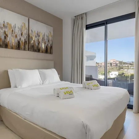 Vivi Homes - Deco Pool, Garden, Terrace & Apartment Fuengirola