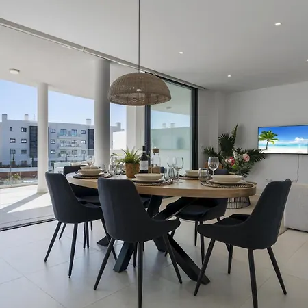 Vivi Homes - Deco Pool, Garden, Terrace &