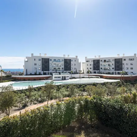 شقة Vivi Homes - Deco Pool, Garden, Terrace & فوينخيرولا