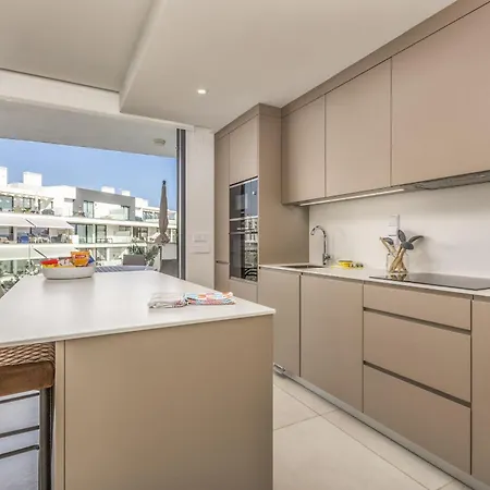 Vivi Homes - Deco Pool, Garden, Terrace &