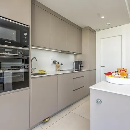 Vivi Homes - Deco Pool, Garden, Terrace & فوينخيرولا