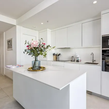 شقة Vivi Homes - Deco Pool, Garden, Terrace &