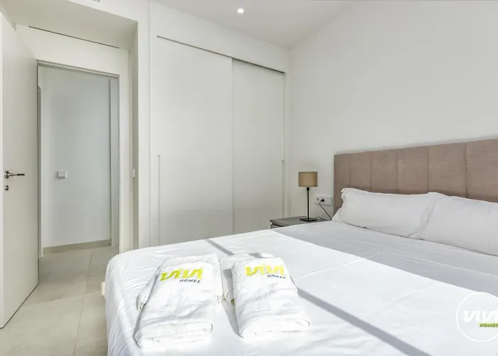 Vivi Homes - Deco Pool, Garden, Terrace &