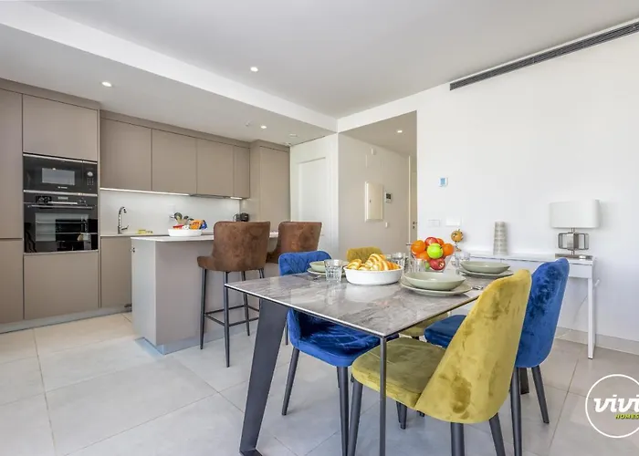 Vivi Homes - Deco Pool, Garden, Terrace & Apartment *