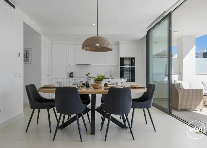 Vivi Homes - Deco Pool, Garden, Terrace&beach *