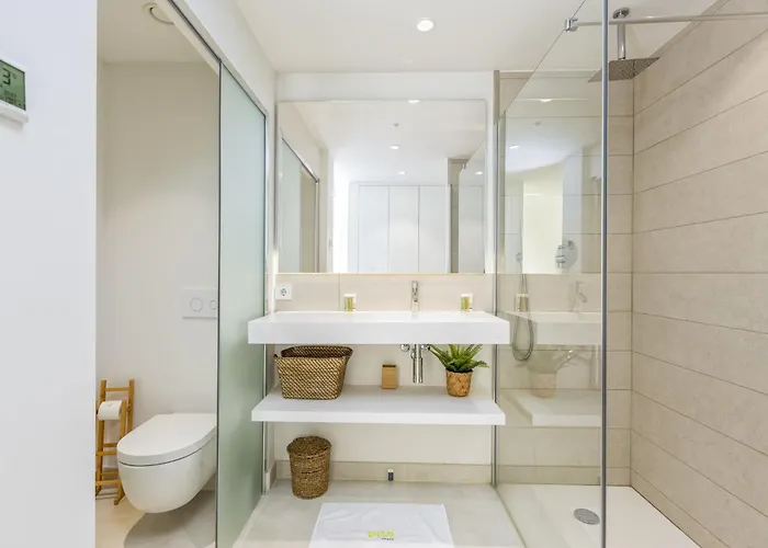 Vivi Homes - Deco Pool, Garden, Terrace & Apartment