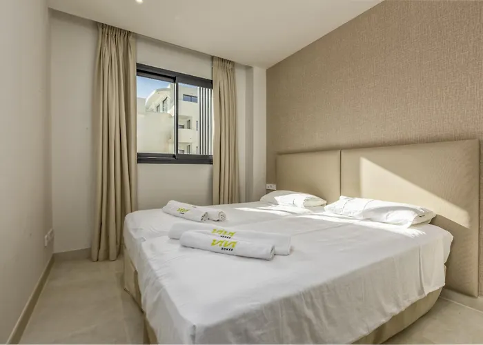 Vivi Homes - Deco Pool, Garden, Terrace & Apartment *