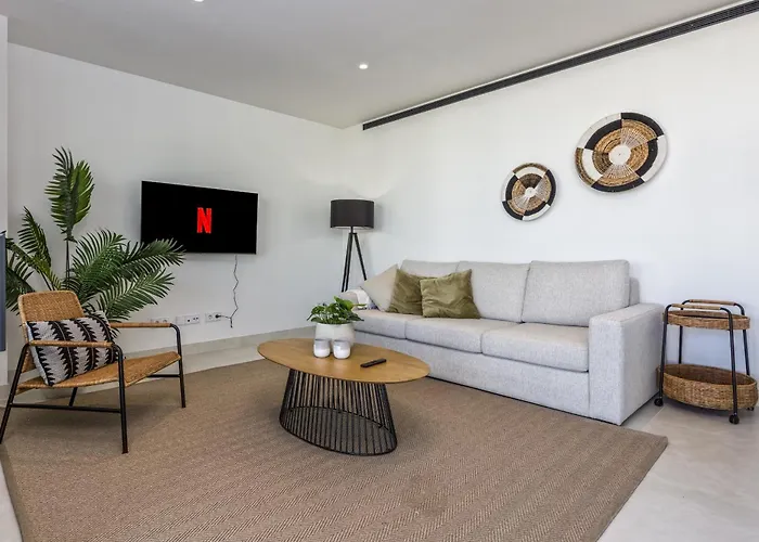 Vivi Homes - Deco Pool, Garden, Terrace &